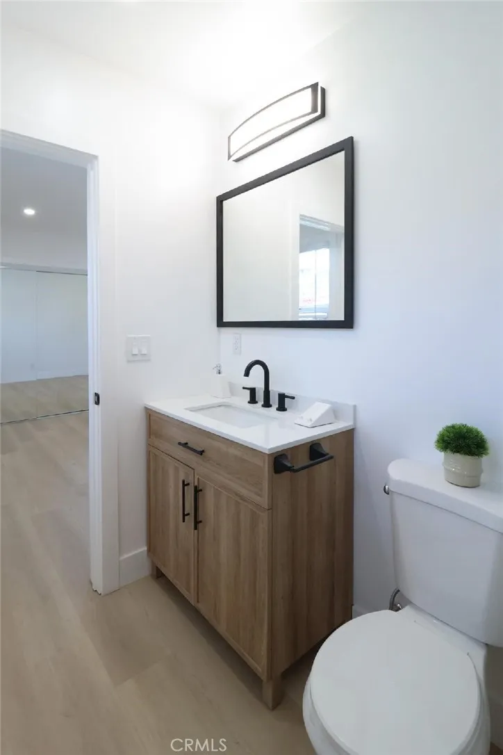 1040 S Grevillea Avenue, Inglewood, California 90301 home-pic-26